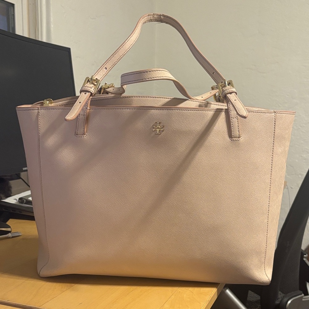 Tory Burch York Buckle tote in light pink